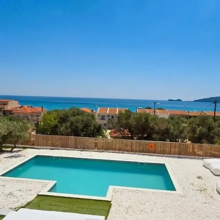 Pnoe Sea View Hotel 4*
