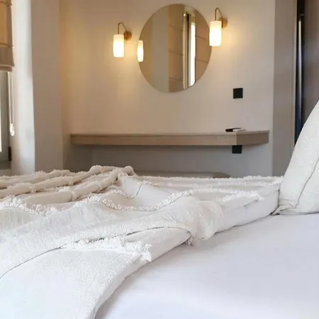 Pnoe Sea View Hotel